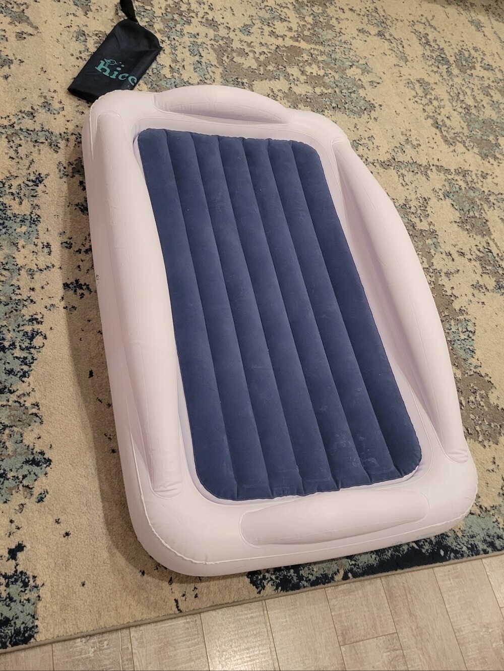 Kids Inflatable Sleep Mat - White and Blue - Picture 3 of 15